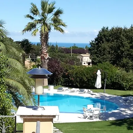 Vittoria House Bed & Breakfast *