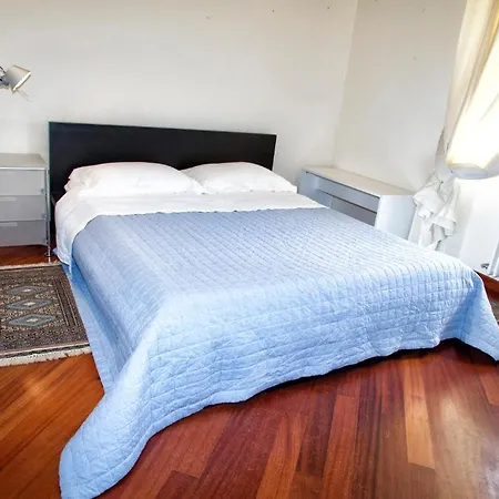 Vittoria House *