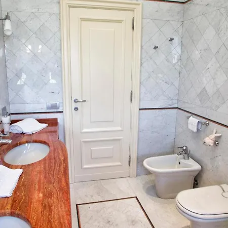 Vittoria House *
