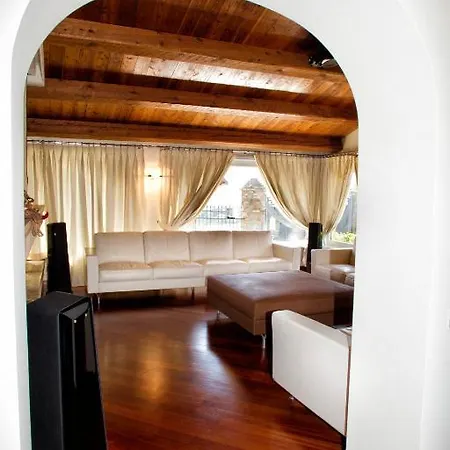 Vittoria House